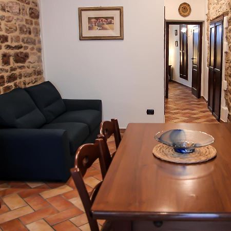 Apartamento Casa Armanni - La Tua Casa Di Pietra Gubbio Exterior foto