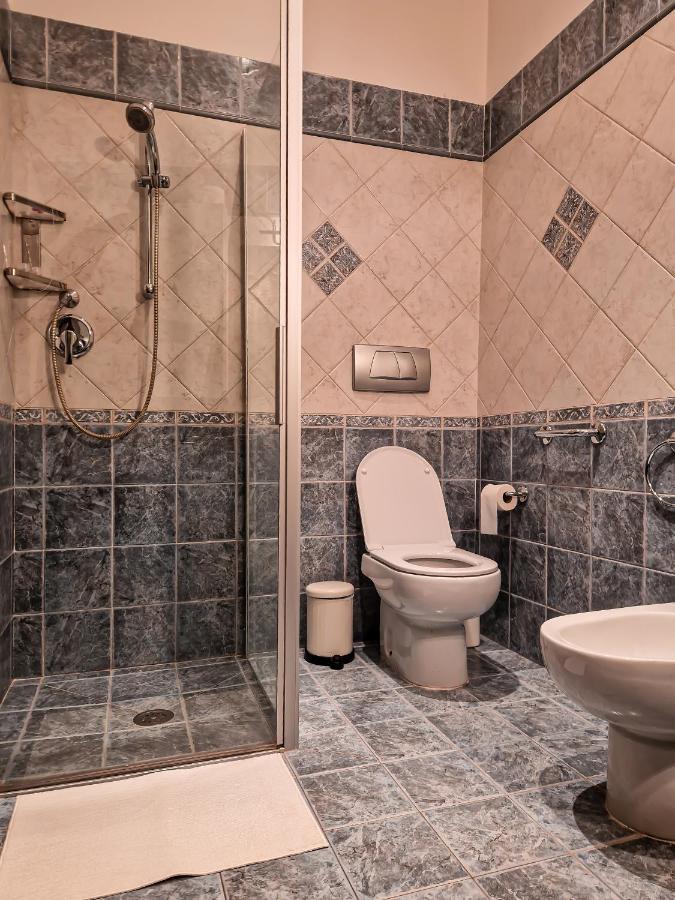 Apartamento Casa Armanni - La Tua Casa Di Pietra Gubbio Exterior foto